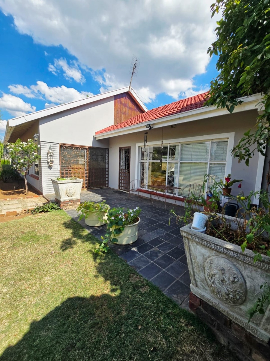 3 Bedroom Property for Sale in Flimieda North West